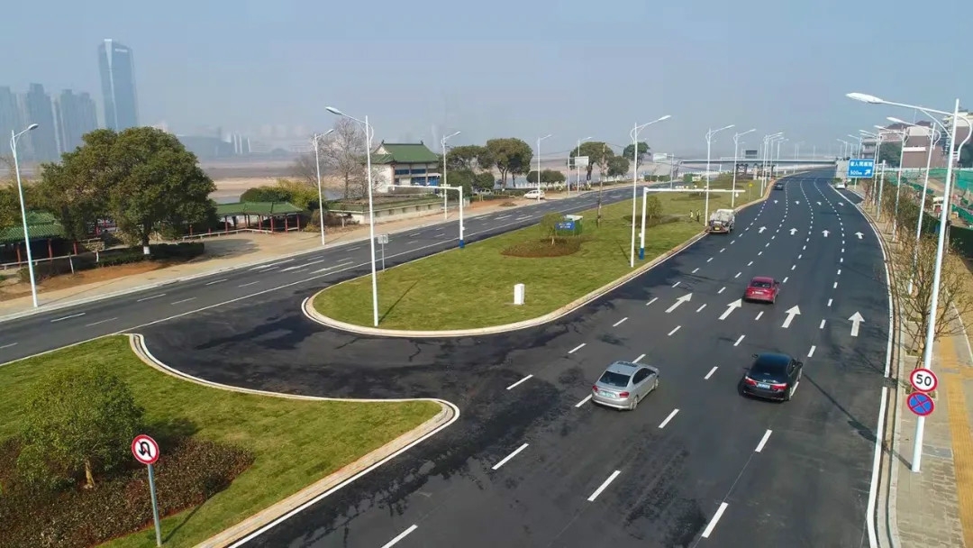 �����³��ˣ���������������ͨ��ʱ����������������֮���� �ؽ��б��������ˢ�£�һ�ڣ���������ͨ�������������