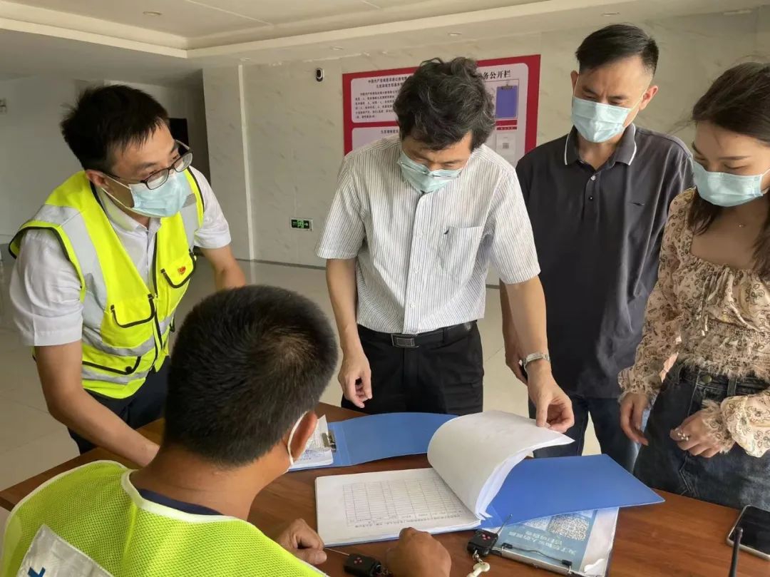 ���ż�ί����һ��ץ���ؼ��Ӽ�����ʵ